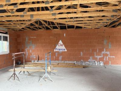 Sigogne. Beaux Volumes Et Construction De Qualite Pour Ce Plain-pied Hors D\'eau Hors D\'air De 180