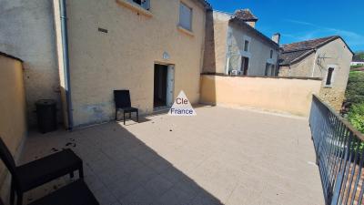 Maison De Village 2 Chambres Avec Terrasse Et 2 Garages