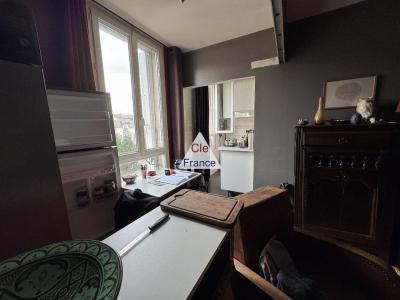 Paris Apartment in Very Good Order