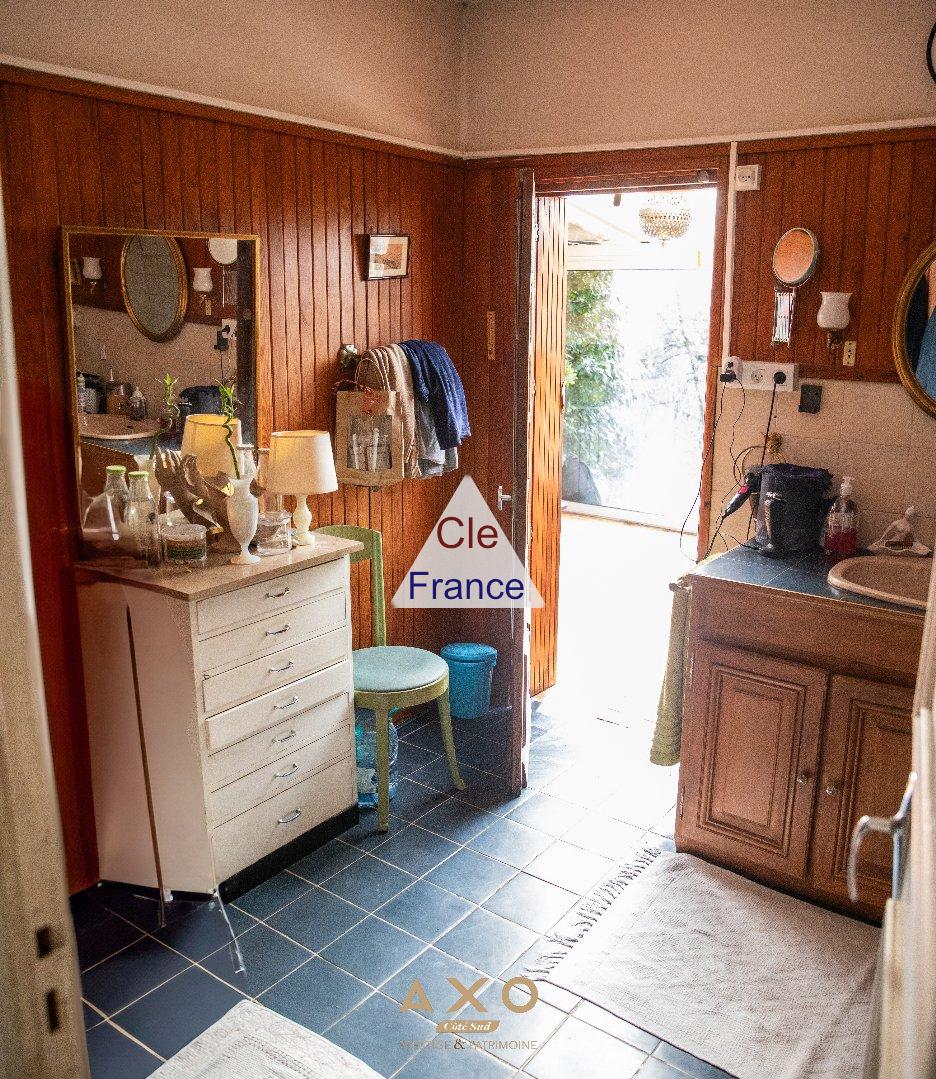 Aix En Provence - Le Montaiguet - Maison De Charme A Renover - 133 M2 - T5 - Terrain 1 380 M2 - Pis