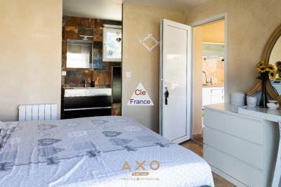 Trets - Ensemble Immobilier - T8 - Piscine - Pool House - Garage - Vue Sainte Victoire - 985 000 A