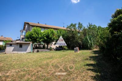 Meyreuil - Maison De Ville - A Renover - 71 M2 - T4 - Jardin - Piscinable - Parking - 320 000a