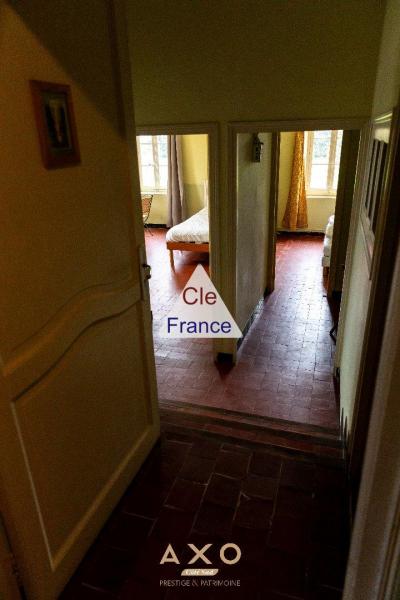 Entraigues Sur La Sorgue - Domaine De 1000 M2 - Parc D\'un Hectare - Piscine - 1 480 000 Euros