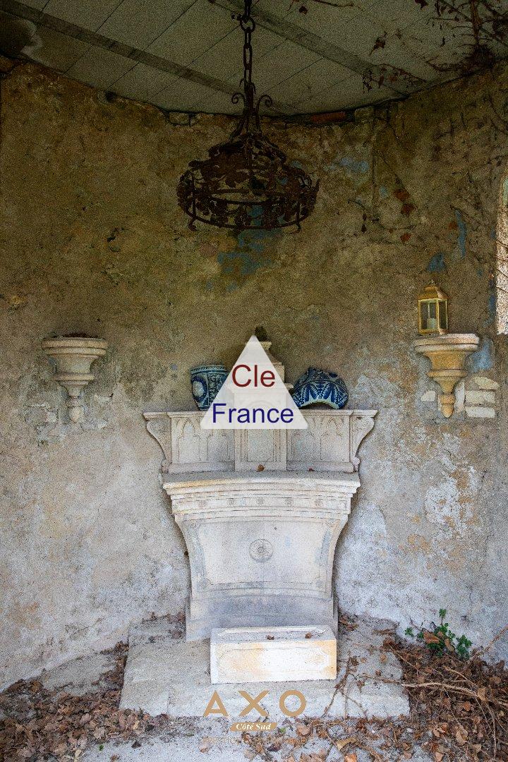 Entraigues Sur La Sorgue - Domaine De 1000 M2 - Parc D\'un Hectare - Piscine - 1 480 000 Euros