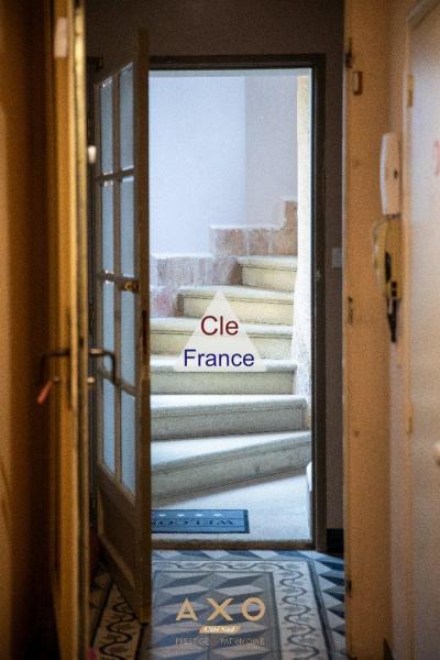 Entraigues Sur La Sorgue - Domaine De 1000 M2 - Parc D\'un Hectare - Piscine - 1 480 000 Euros