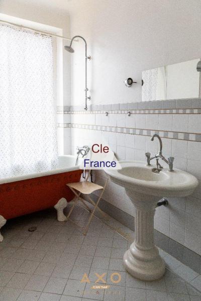 Entraigues Sur La Sorgue - Domaine De 1000 M2 - Parc D\'un Hectare - Piscine - 1 480 000 Euros