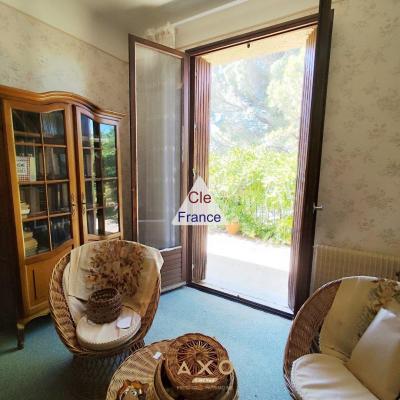 Uzes - Villa - T9 - 242 M2 - Piscinable - Grand Garage - Jardin 1655 M2 - 620 000a