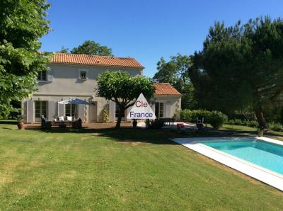 Angouleme Nord : Belle Maison De 220ma