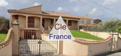 Imposing Detached Villa with Lovely Garden