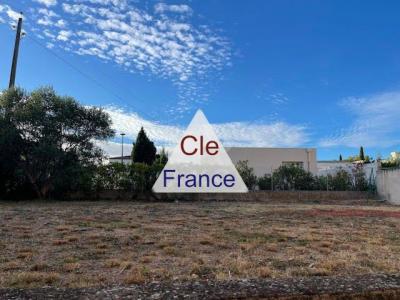 Imposing Detached Villa with Lovely Garden