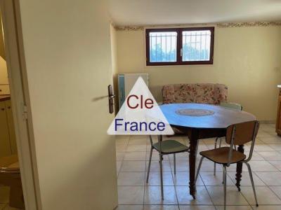 Imposing Detached Villa with Lovely Garden