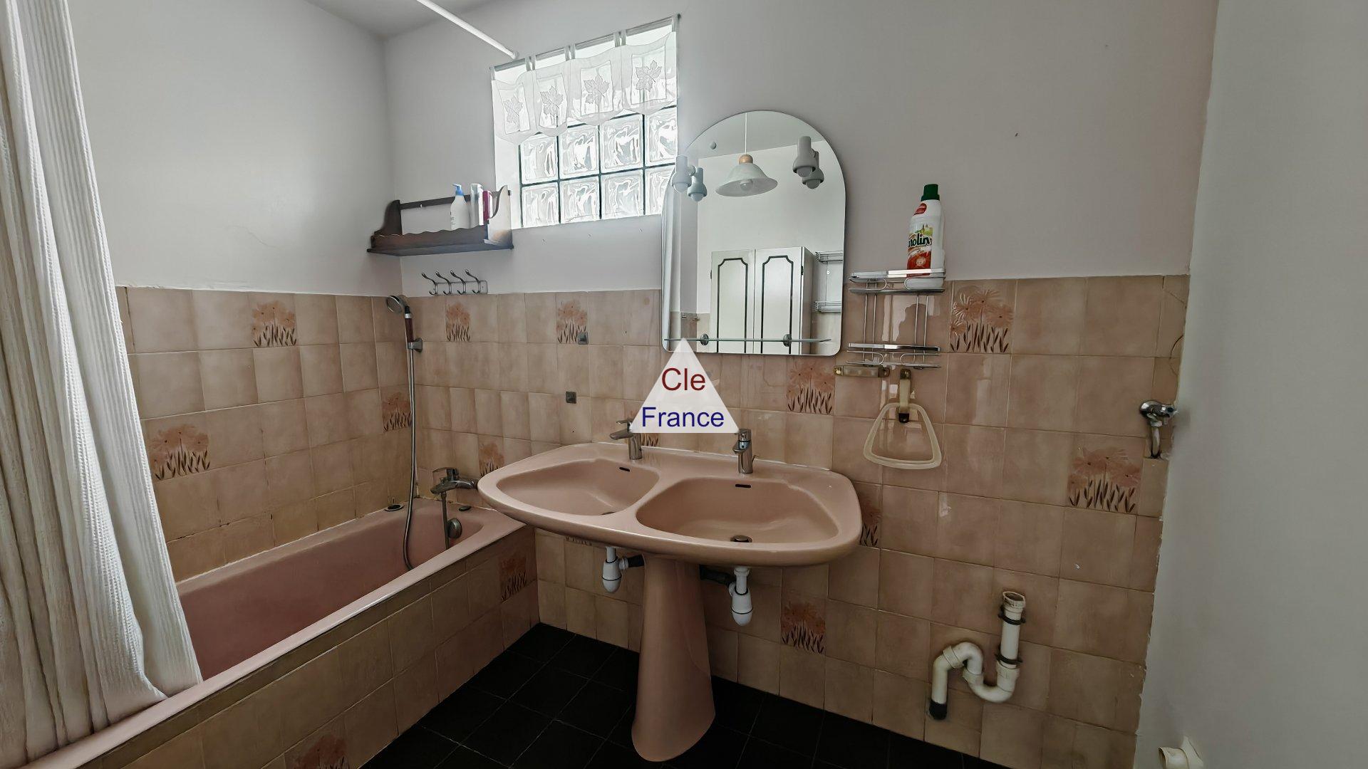 Apartment with Balcony Just East of Paris