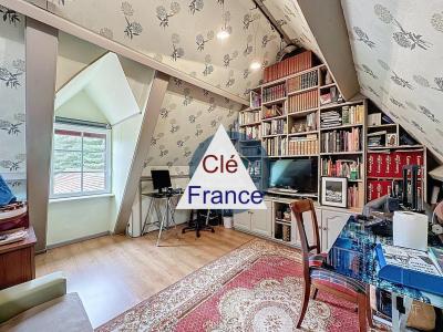 Beautiful House with Heated Pool and Lovely Garden