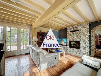 Beautiful House with Heated Pool and Lovely Garden