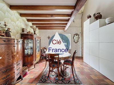 Beautiful House with Heated Pool and Lovely Garden