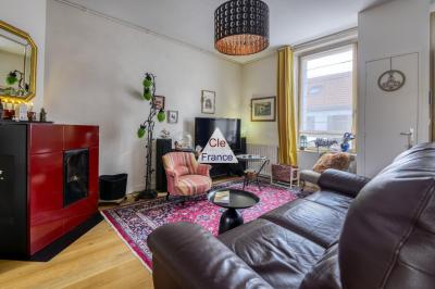 Beautifully Appointed House with Neat Garden