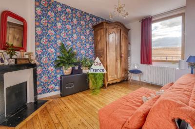 Beautifully Appointed House with Neat Garden