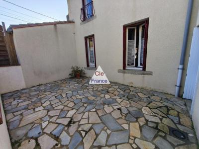 Maison De Village