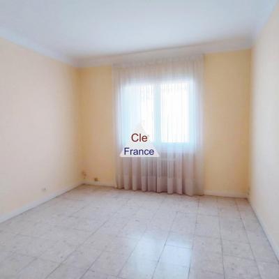 Perpignan Apartment with Balcony