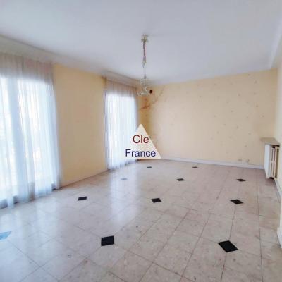 Perpignan Apartment with Balcony