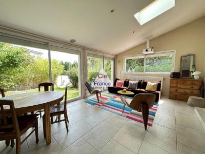 Detached Country House with Swimming Pool