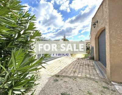 Detached Villa With Garden