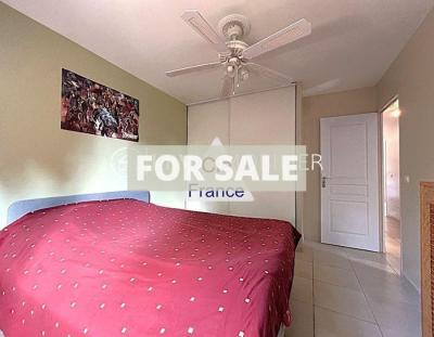 Detached Villa With Garden