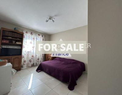 Detached Villa With Garden