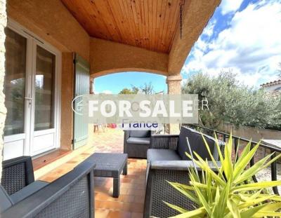 Detached Villa With Garden