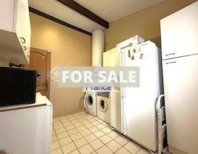 Detached Villa With Garden