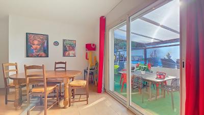 Detached Villa with Swimming Pool