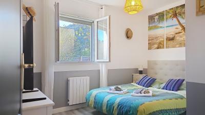 Detached Villa with Swimming Pool