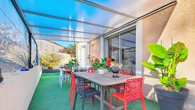 Detached Villa with Swimming Pool