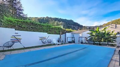 Detached Villa with Swimming Pool