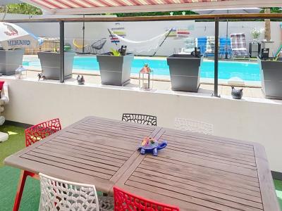 Detached Villa with Swimming Pool