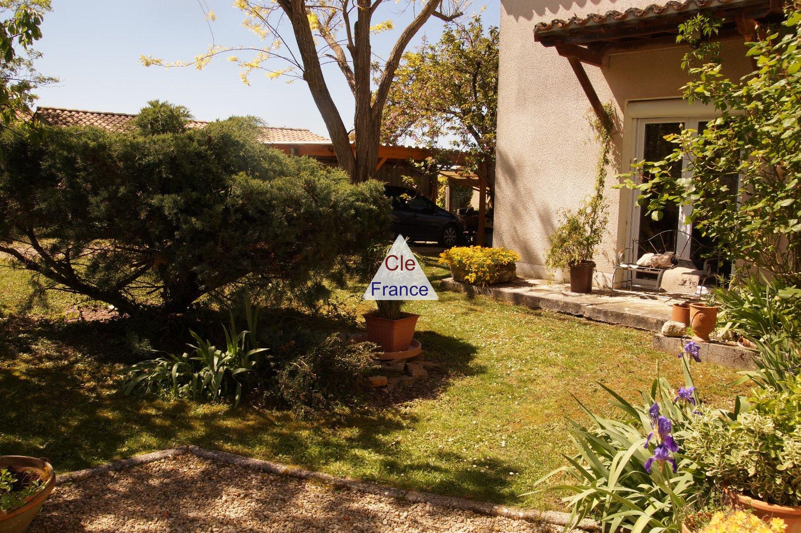 Beautiful Detached House in the Lovely Garden