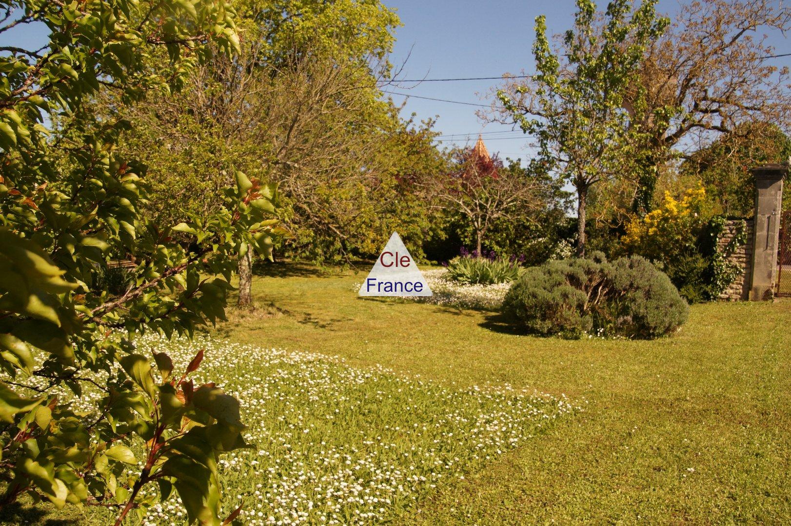 Beautiful Detached House in the Lovely Garden