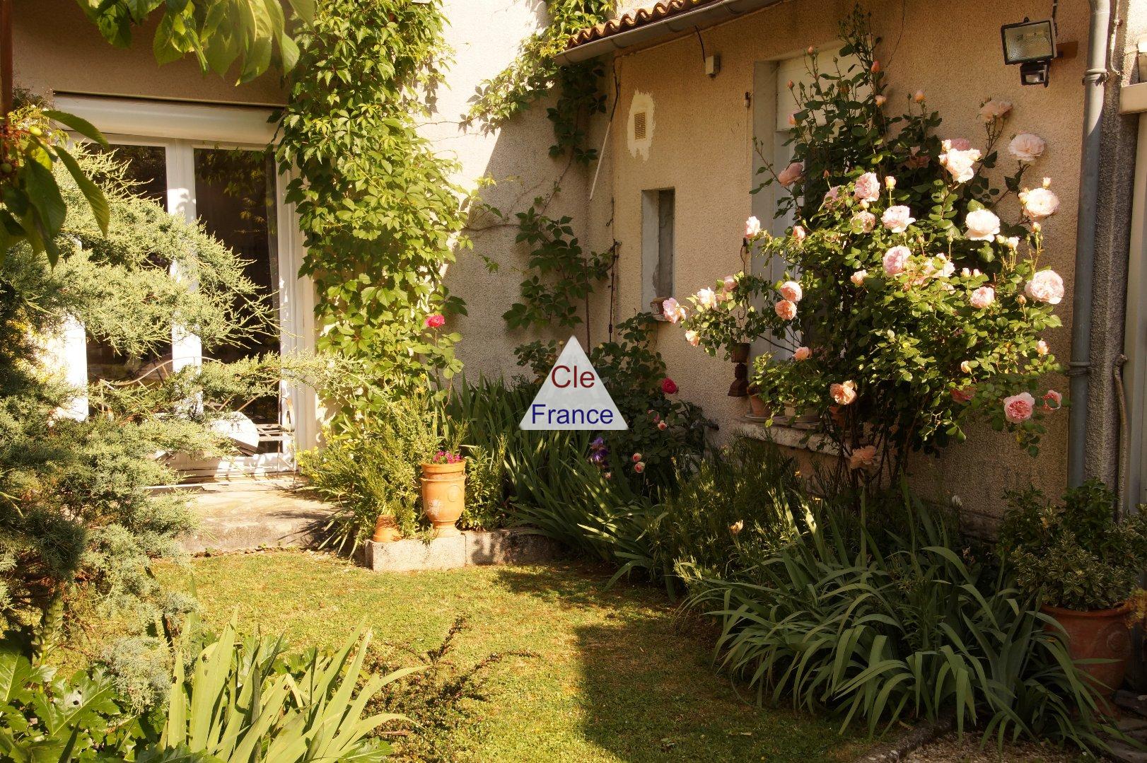 Beautiful Detached House in the Lovely Garden