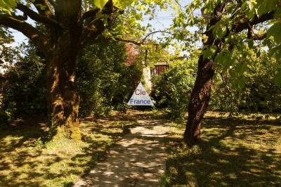 Beautiful Detached House in the Lovely Garden