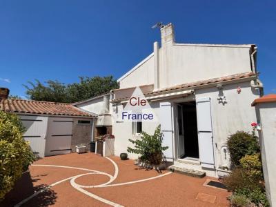 Charming House with Courtyard Close to the Coast