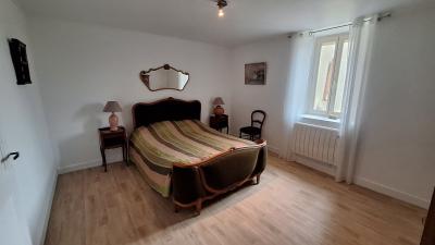 Recently Renovated Pretty Village House