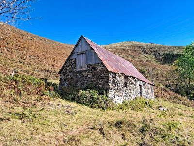 Detached Barn to Renovate in Bucolic Location