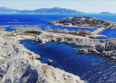 Business with Apartment in Great Location