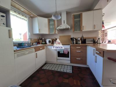 Contemporary Detached House with Landscaped Garden