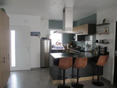 Modern Detached House with Garden