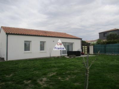 Modern Detached House with Garden