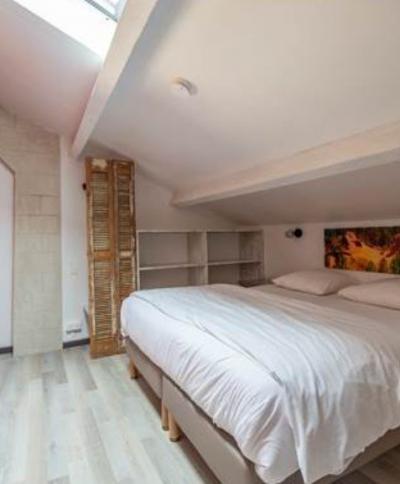 Lovely Villa with Pool in Parkland Gardens