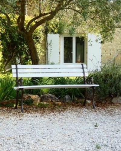 Lovely Villa with Pool in Parkland Gardens