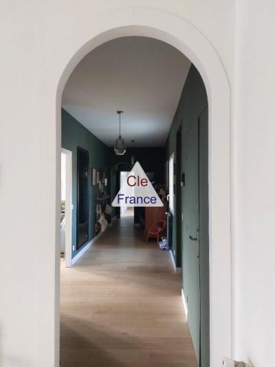 Splendid Apartment in Top Quality Fittings