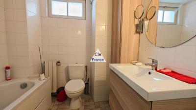 Paris Apartment For Sale in 18th Arrondissement